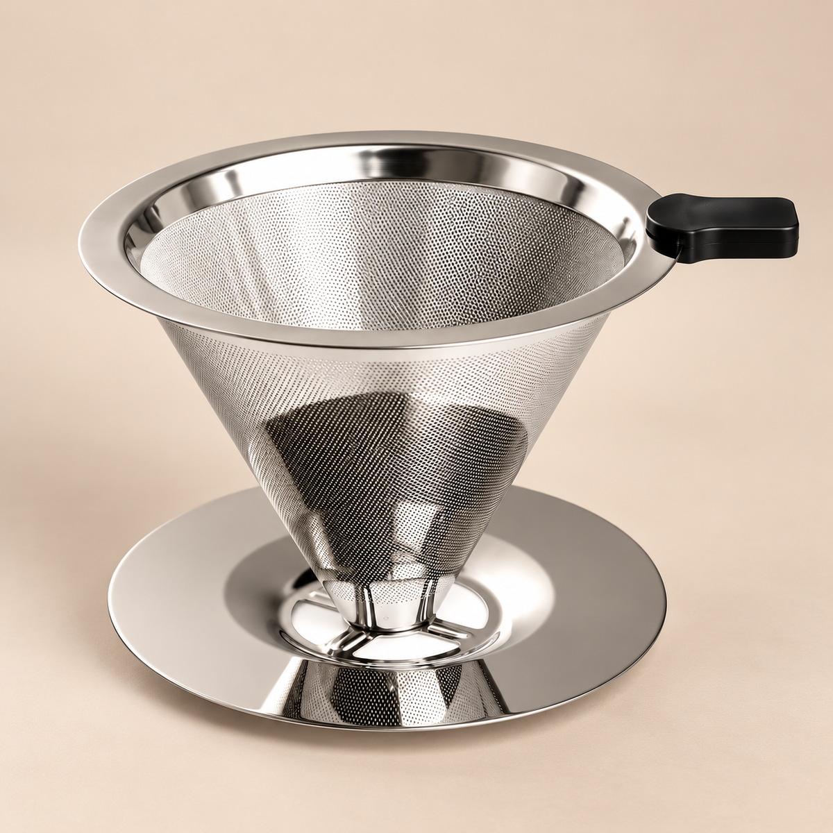 Filtro Pour Over MAT de acero inoxidable en vista de estudio